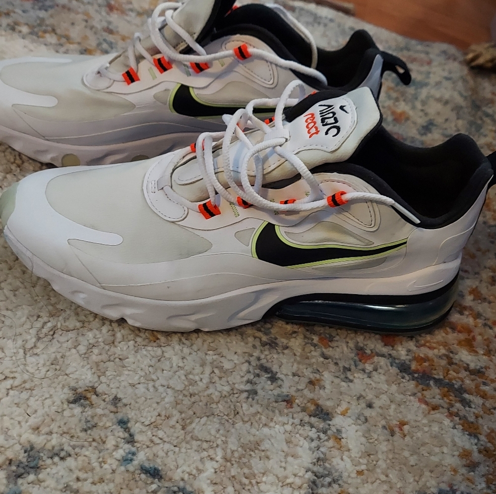 Womans Nike air Max
